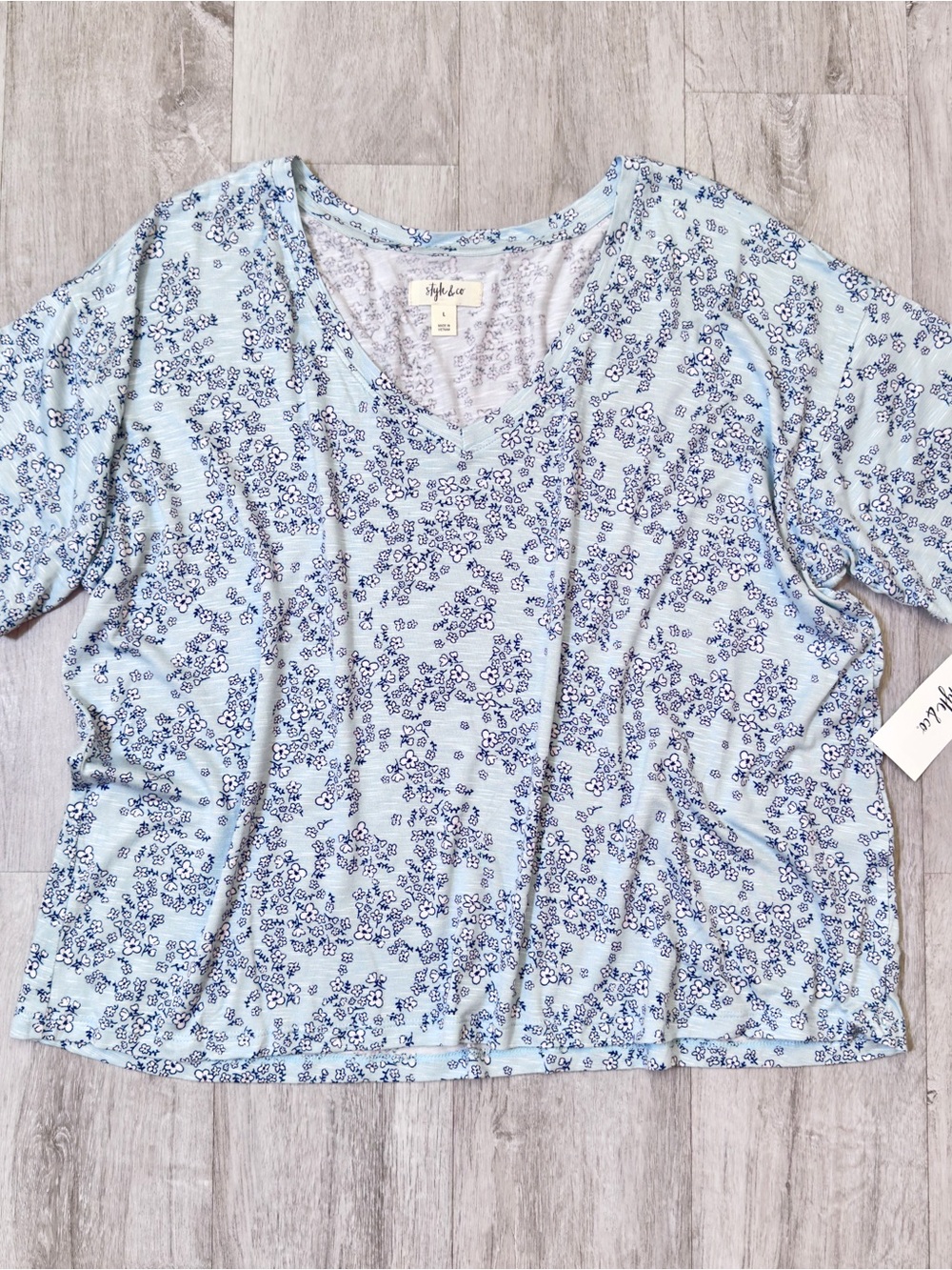 Style & Co. Light Blue Floral V-Neck Short Sleeve Rayon Top New
